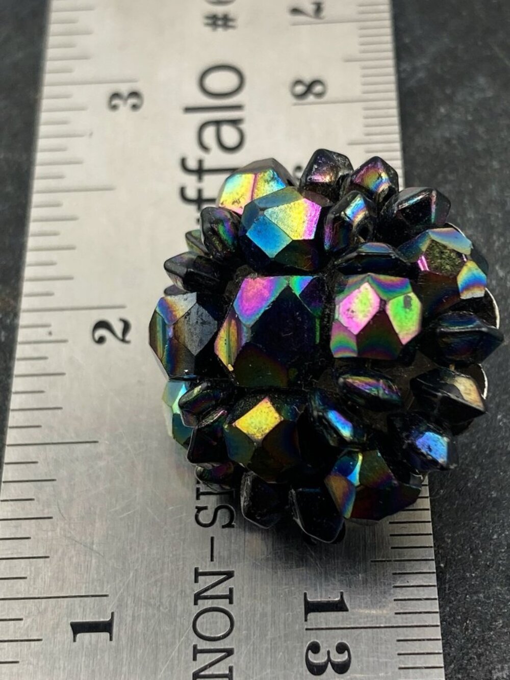VINTAGE Oil slick style black plastic cluster bead clip-on earrings 1950s pinup - Picture 2 of 15